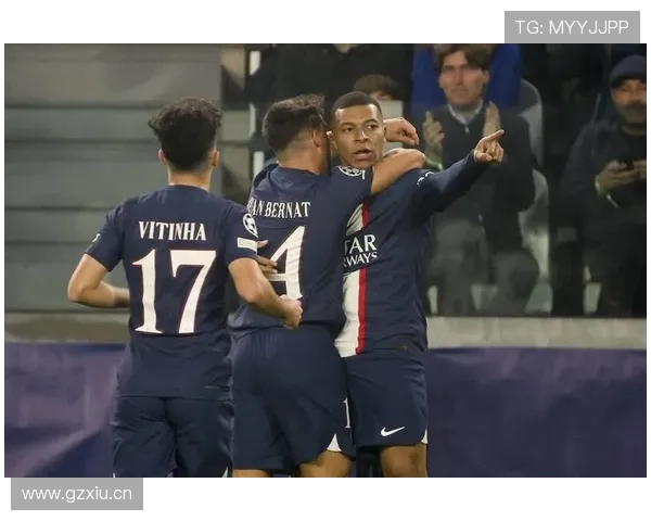 拜仁防线压上成瘾问题显现,身后空档遭利用局面面临挑战 拜仁防线压上成瘾问题显现,身后空档遭利用局面面临挑战