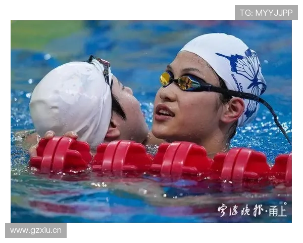 余依婷训练完直接拎爱马仕去吃夜宵？